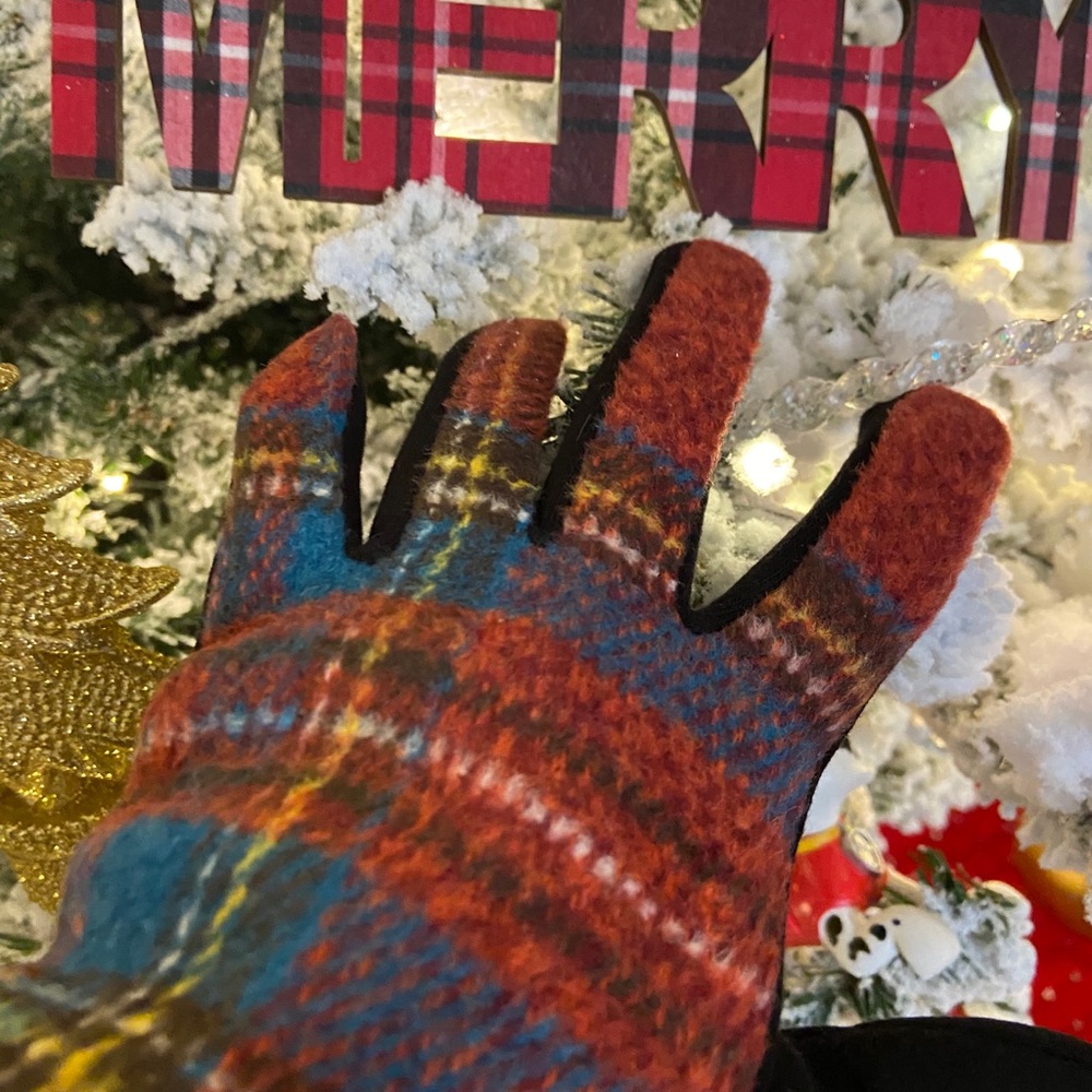 Gloves - Picture 6 of 6